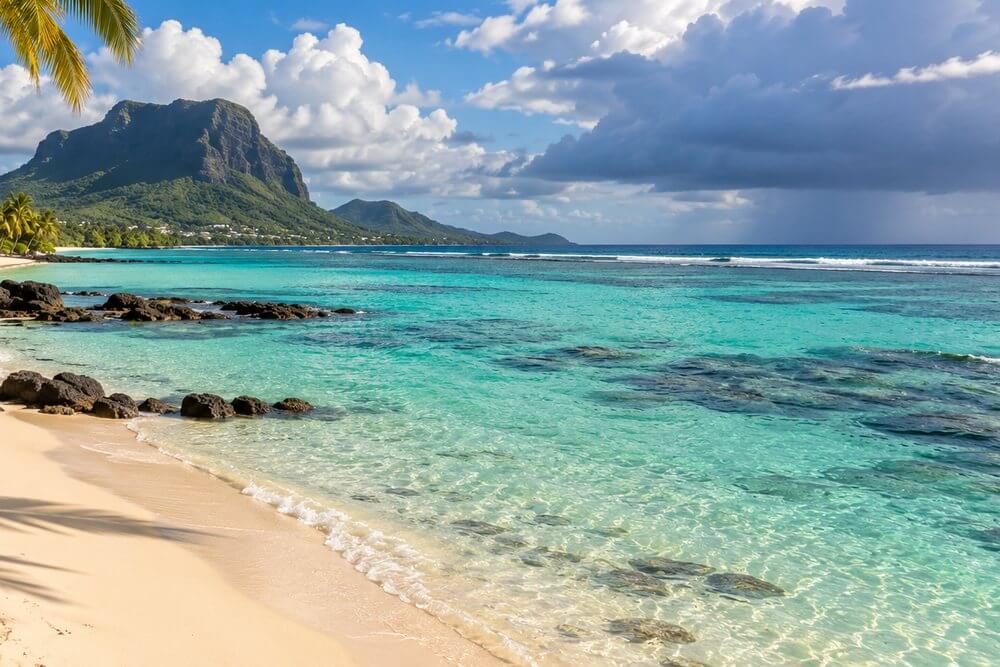 Turkusowa laguna przy zachodnim wybrzeżu Mauritiusa
